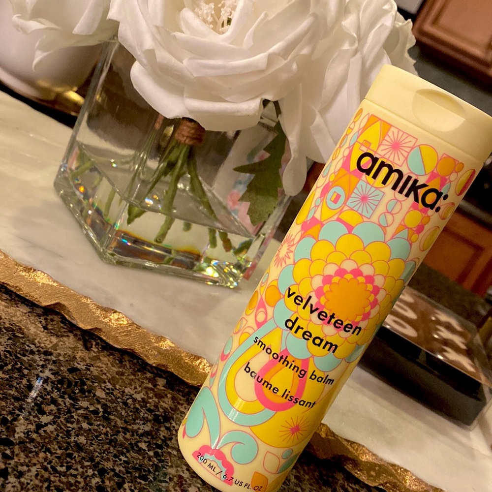 ✨Brand New Amika Velveteen Dream Smoothing Balm✨